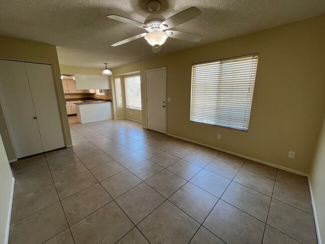 6739 S Jentilly Ln in Tempe, AZ - Building Photo - Building Photo