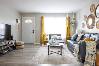 19229 Pierce Dr in Strongsville, OH - Building Photo - Building Photo