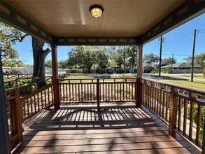 406 McPhail St in Tomball, TX - Building Photo - Building Photo