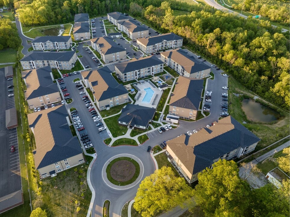 Lakeside Gardens in Jeffersonville, IN - Foto de edificio