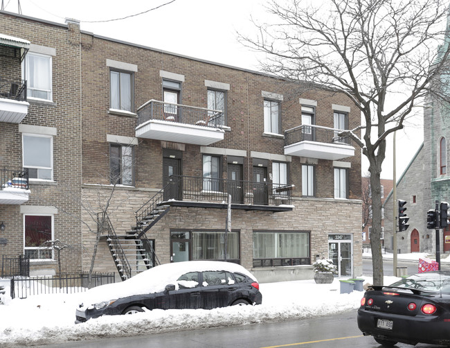3237-3247 Dandurand Rue in Montréal, QC - Building Photo - Building Photo