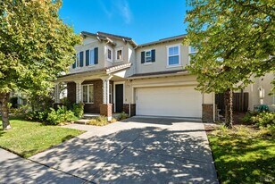 42 Waterbury Ln in Novato, CA - Building Photo