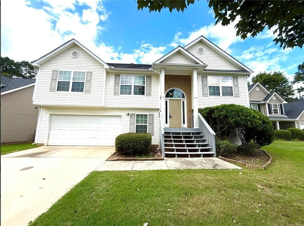 3683 White Pine Rd in Snellville, GA - Building Photo