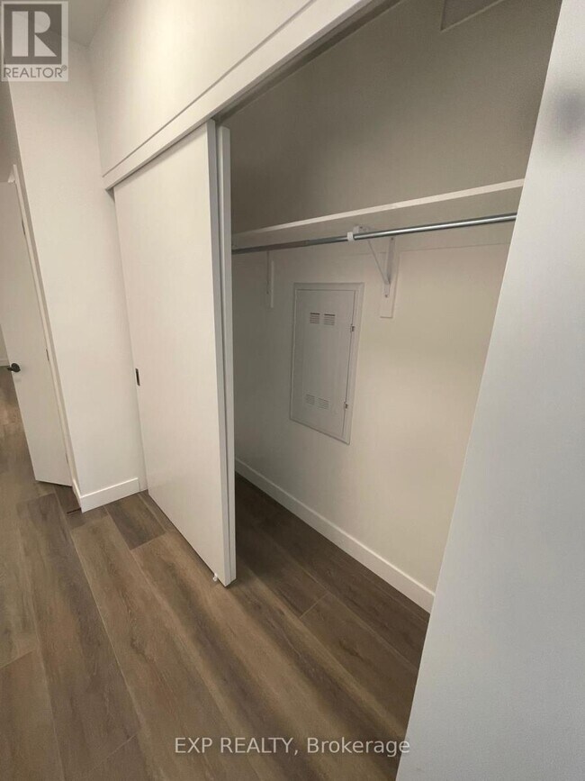 1600 James Naismith Dr in Ottawa, ON - Building Photo - Building Photo