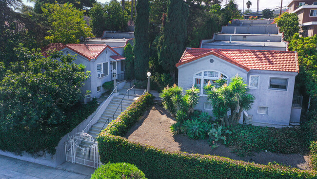 Oro Terrace Court Apartments in San Pedro, CA - Building Photo - Building Photo