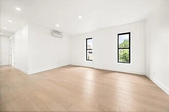 411 11th St in Brooklyn, NY - Building Photo - Building Photo