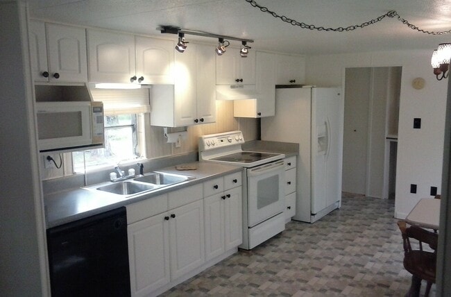 17307 Brinkerhoff Ln in Okeechobee, FL - Building Photo - Building Photo