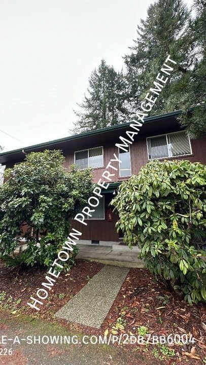 6805 Littlerock Rd SW, Unit #3 in Tumwater, WA - Foto de edificio