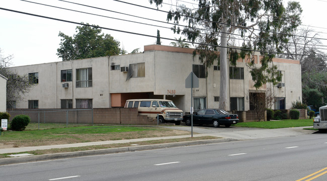 7438 Kester Ave in Van Nuys, CA - Building Photo - Building Photo