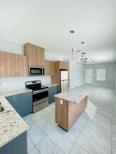 3913 Bella Costa Dr in Weslaco, TX - Building Photo - Building Photo