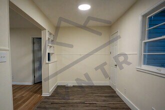 1921 S Vine St in Wichita, KS - Building Photo - Building Photo