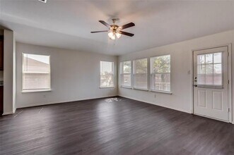 612 Snapdragon Ln in Desoto, TX - Building Photo - Building Photo