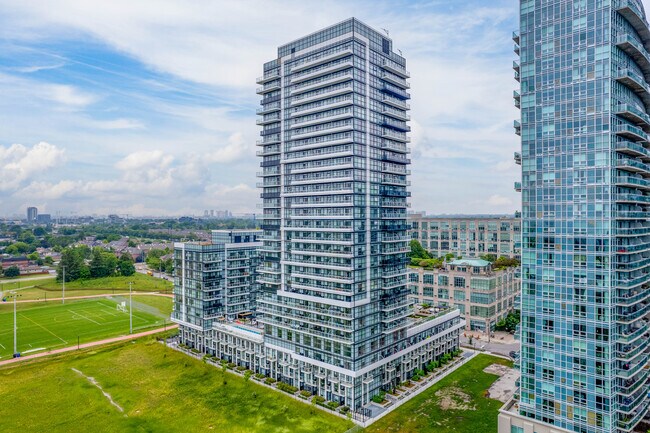 Empire Phoenix Condos in Toronto, ON - Building Photo - Building Photo