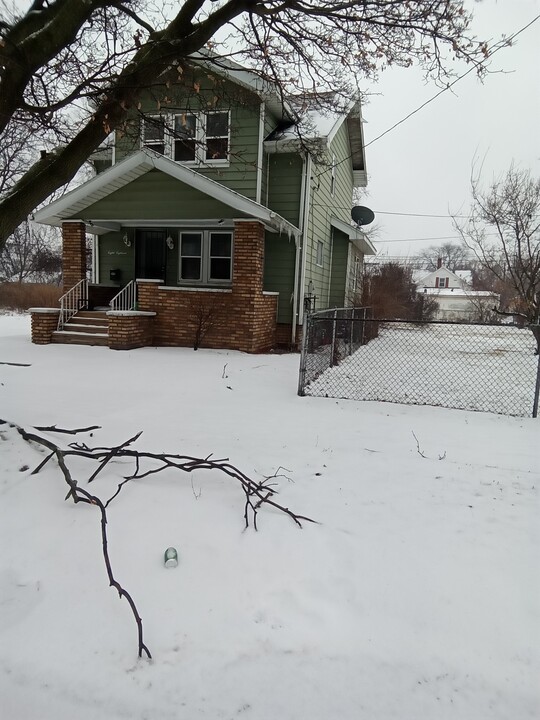 818 Homer Ave in Toledo, OH - Foto de edificio