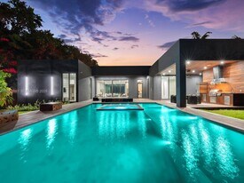 871 NE 83rd St in Miami, FL - Building Photo