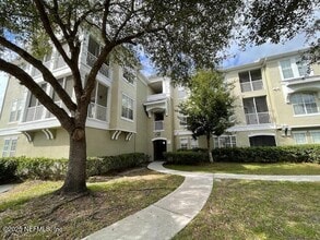 1300 Riverplace Blvd in Jacksonville, FL - Building Photo - Building Photo