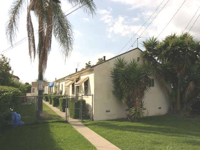 825-829 S Atlantic Blvd in Alhambra, CA - Building Photo - Building Photo