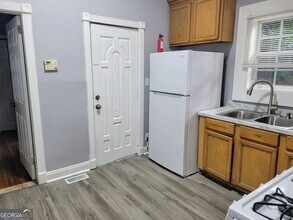 1366 Campbellton Rd SW in Atlanta, GA - Building Photo - Building Photo