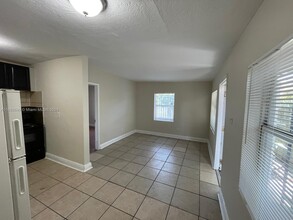 644 NW 15th Terrace-Unit -1 in Fort Lauderdale, FL - Building Photo - Building Photo