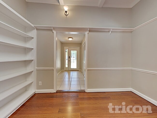 2005 Helm Ln in Valrico, FL - Building Photo - Building Photo