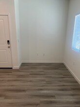 8169 Trapper Rnch Rd in Roseville, CA - Foto de edificio - Building Photo