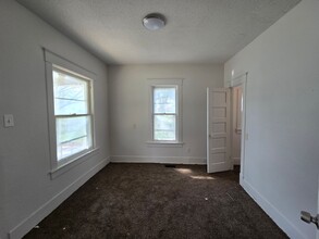 727 NE Winfield Ave in Topeka, KS - Building Photo - Building Photo