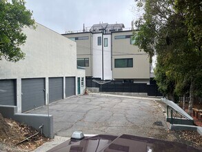 Libazi Gardens in Los Angeles, CA - Building Photo - Building Photo