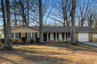 4775 Ben Hill Rd in College Park, GA - Building Photo