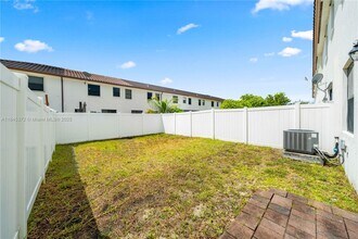3366 W 90th Terrace in Hialeah, FL - Building Photo - Building Photo