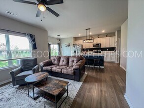 1007 Maywood Ln in Waukee, IA - Building Photo - Building Photo