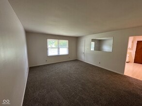 1222 Richfield Ln in Avon, IN - Foto de edificio - Building Photo