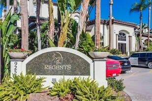 9263 Regents Rd, Unit B207 in La Jolla, CA - Building Photo
