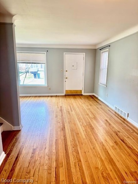 319 S Pleasant St in Royal Oak, MI - Foto de edificio - Building Photo