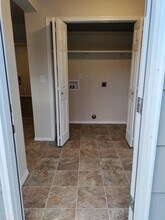 1221 W Franklin St in Shelton, WA - Foto de edificio - Building Photo