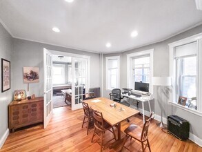 593 Centre St in Boston, MA - Building Photo - Building Photo