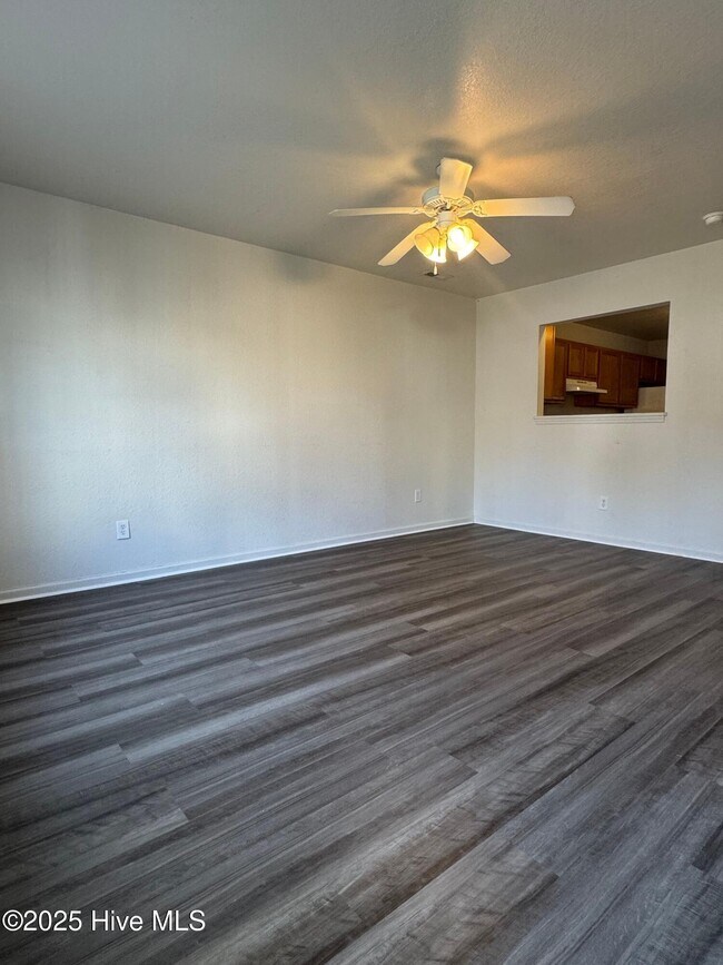 60 Rainbow Dr in Jacksonville, NC - Building Photo - Building Photo