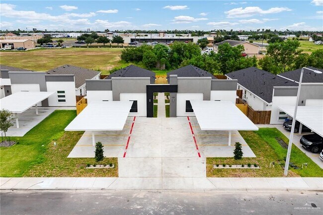 428 Acacia St in Alamo, TX - Building Photo - Building Photo