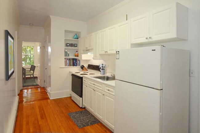 21 Fairbanks St, Unit 23 in Brookline, MA - Building Photo - Building Photo
