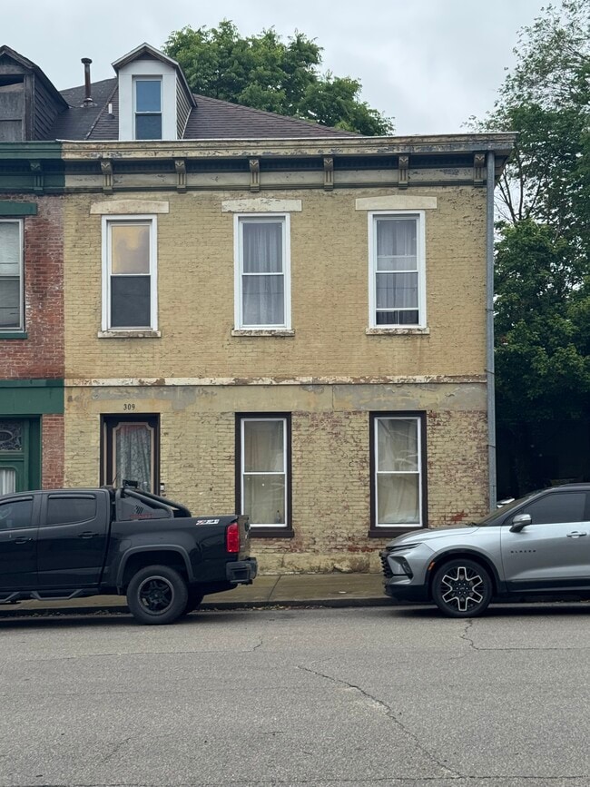 property at 309 Walnut St