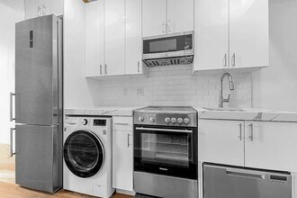 130 Allen St in New York, NY - Building Photo - Building Photo