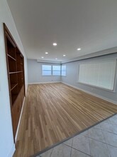 209 S Wayside Pl in Anaheim, CA - Building Photo - Building Photo