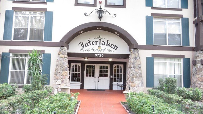 property at 3720 Inverrary Dr