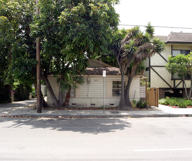 14116 Burbank Blvd in Sherman Oaks, CA - Foto de edificio - Building Photo