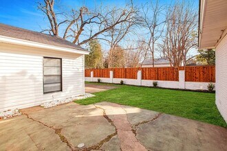 2505 San Paula Ave in Dallas, TX - Building Photo - Building Photo