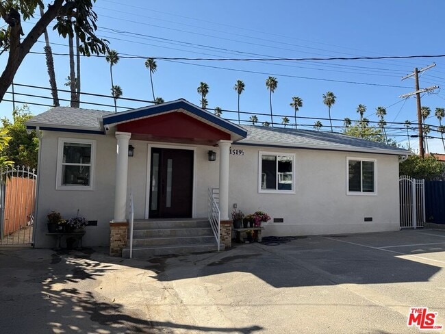 property at 1519-1519 1/2 Crenshaw Blvd