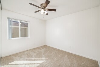 Rancho Villas in San Diego, CA - Foto de edificio - Building Photo