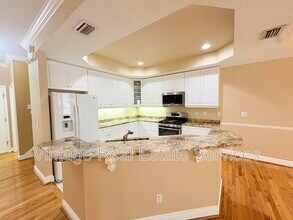 2856 Bayshore Trails Dr in Tampa, FL - Building Photo - Building Photo