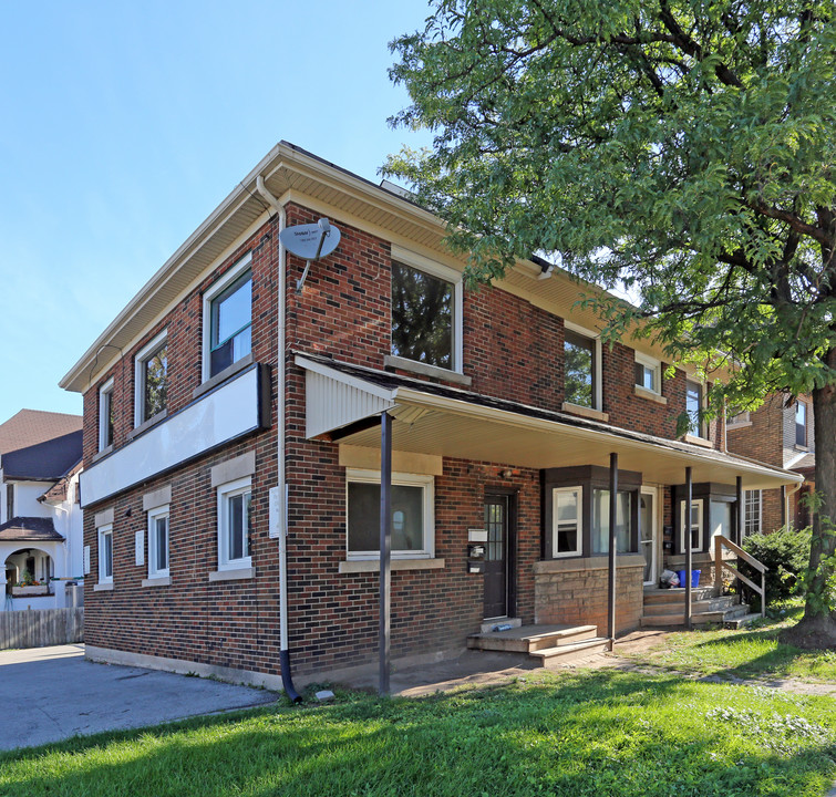 651-653 Main St E in Hamilton, ON - Building Photo