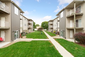 Cambridge Apartments in Fremont, NE - Foto de edificio - Building Photo