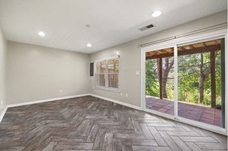 45537 Lake Haven Ter in Sterling, VA - Foto de edificio - Building Photo
